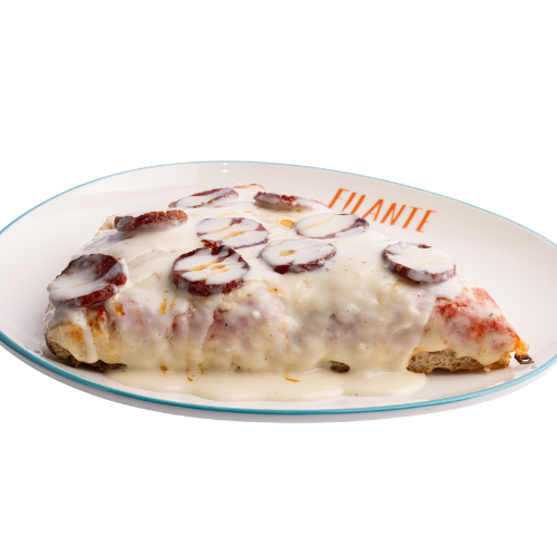 Pomodoro, mozzarella, salsiccia napoletana piccante, crema di pecorino home made